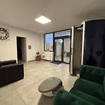 Διαμέρισμα Bob Residence- Chic Penthouse