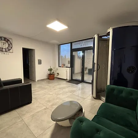 Apartment Bob Residence- Chic Penthouse