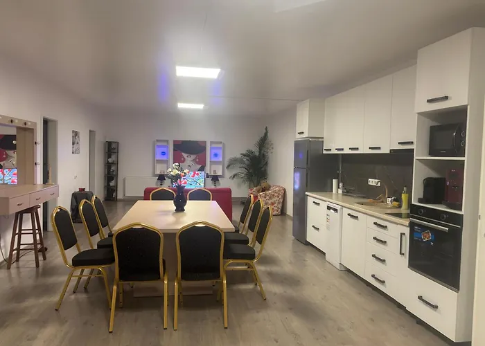 Bob Residence- Chic Penthouse Apartmán *